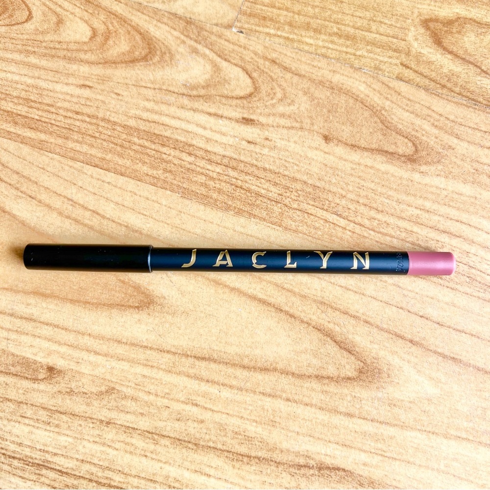Jaclyn set of liquid lipstick and lip pencil - Picture 5 of 7